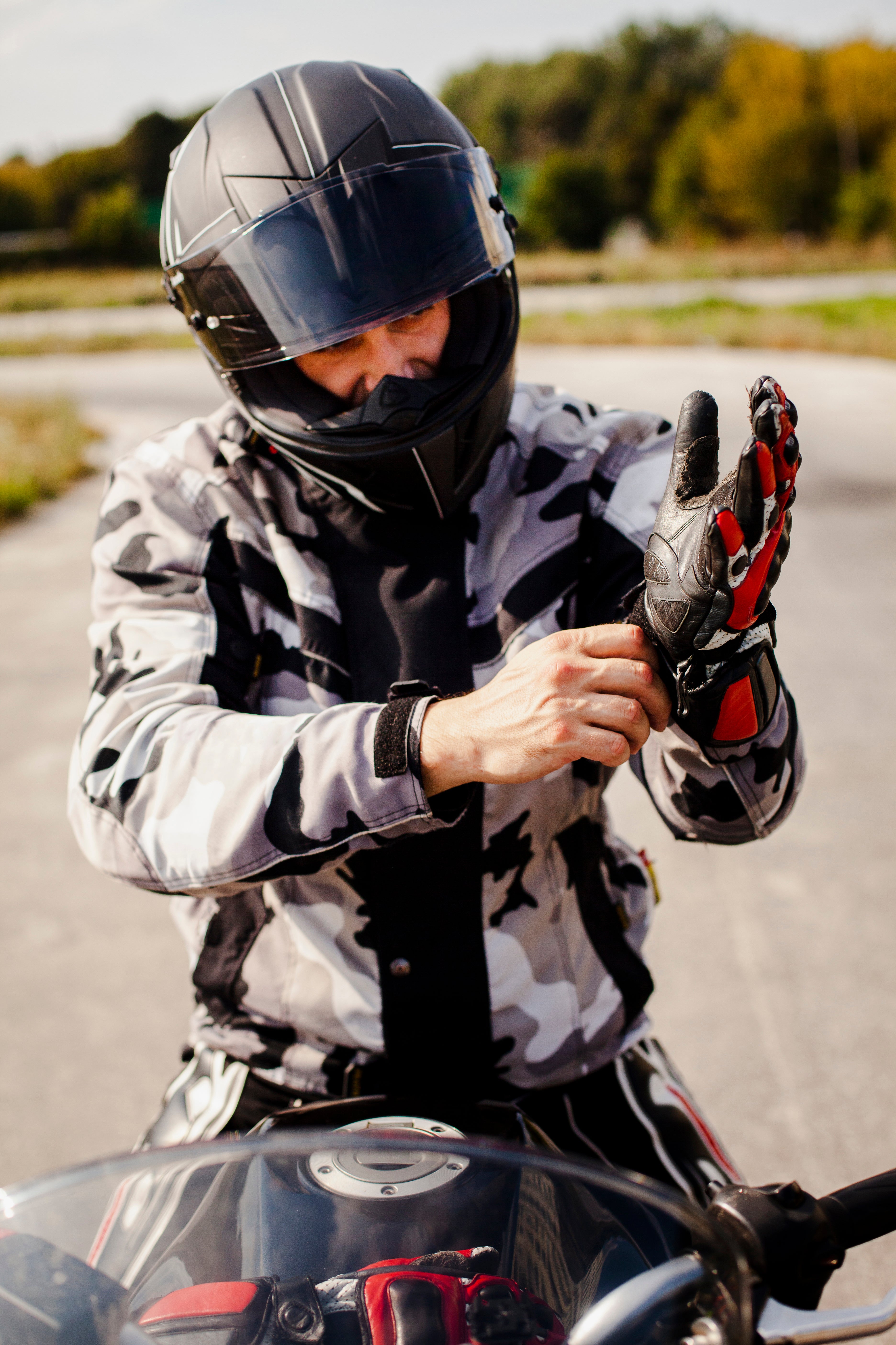 How to Break in a New Motorcycle Jacket Comfortably?