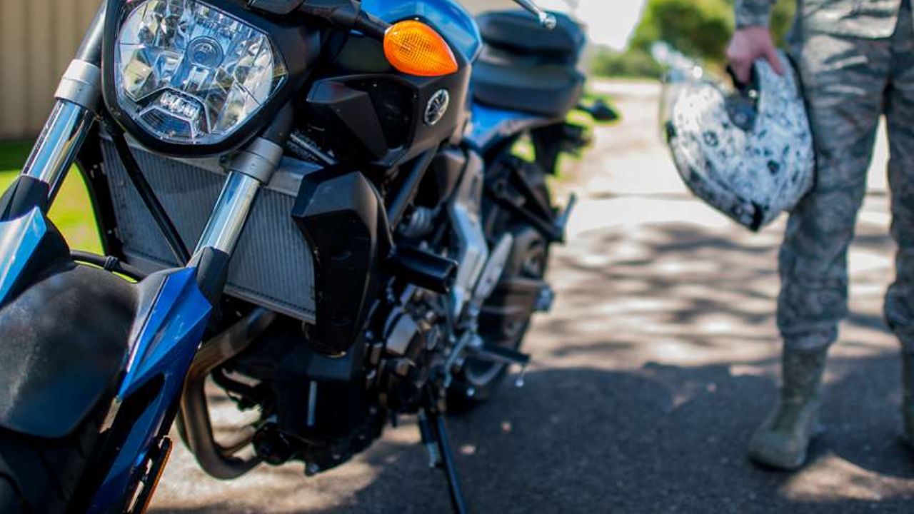 How to Zip a Motorcycle Jacket to Pants: A Complete Guide